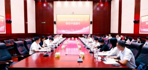 中国通号董事长楼齐良与中国AOPA理事长张峰座谈交流